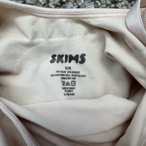 SEAMLESS SCULPT SKIMS BRIEF BODYSUIT SIZE S/M